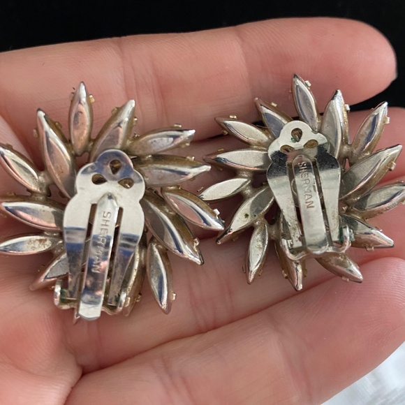 Vintage Sherman Domed Brooch and Earrings set - Picture 4 of 4